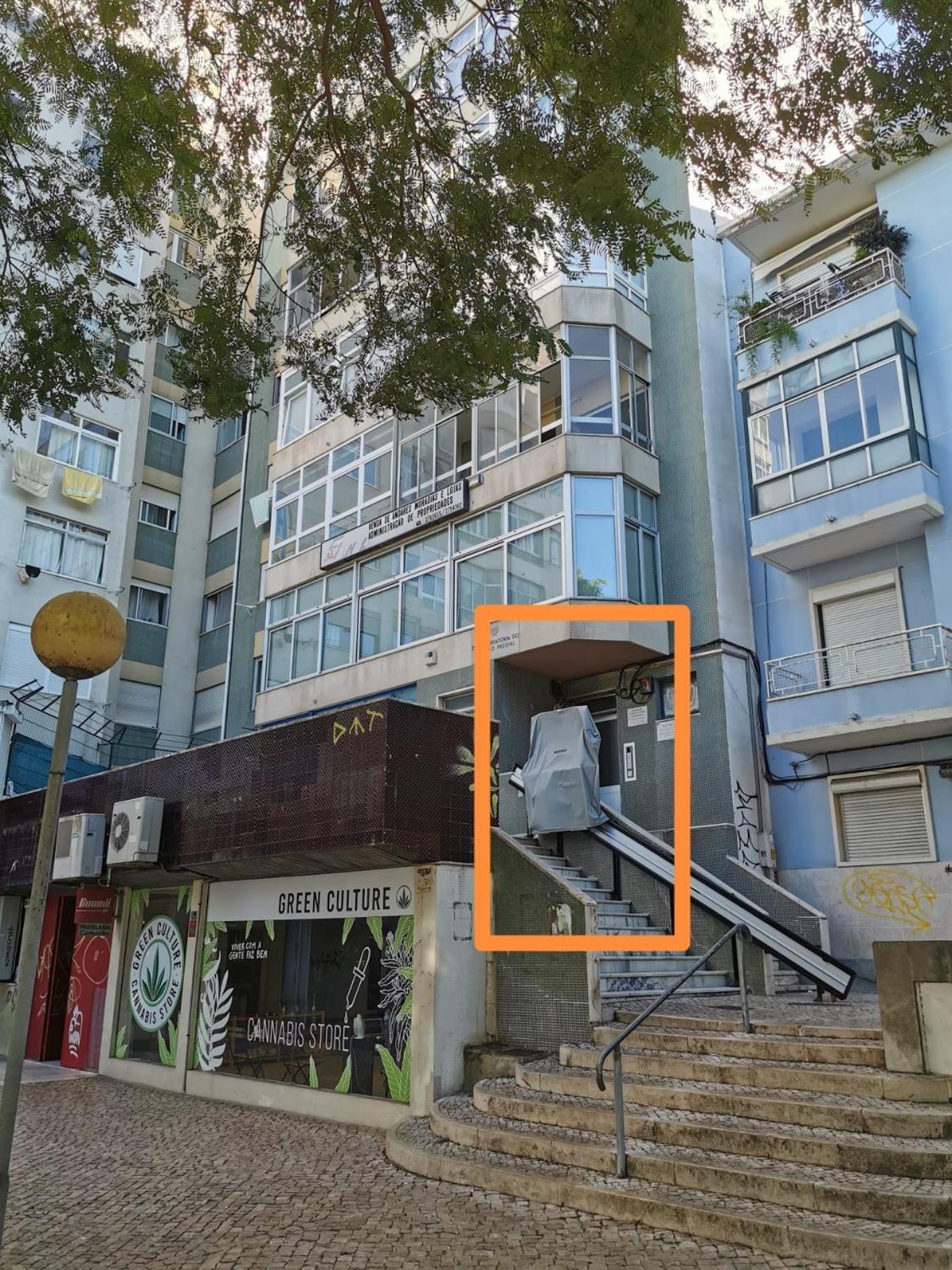 Cozy Apartment In Central Almada W Swing Chairs Exteriör bild