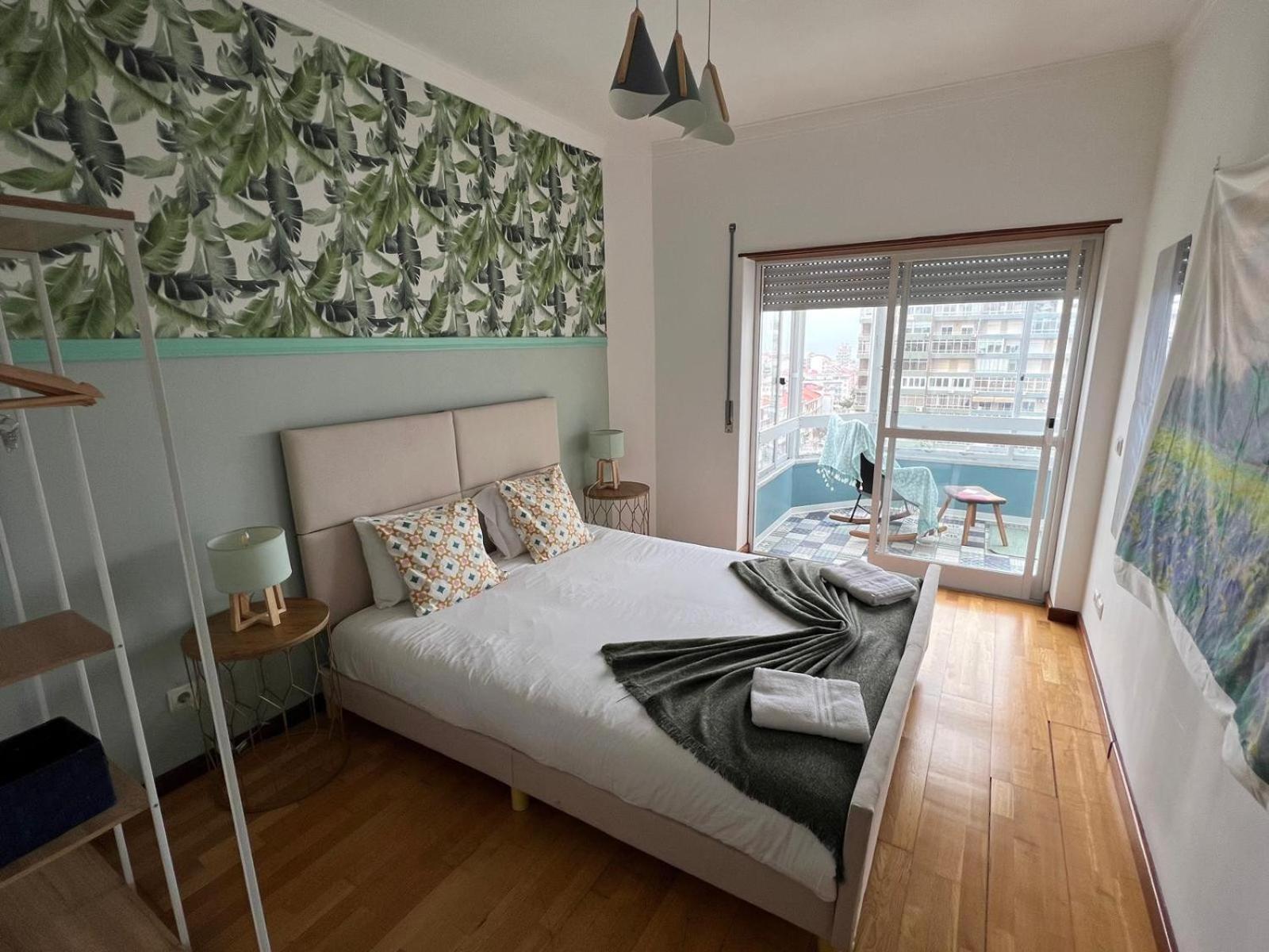 Cozy Apartment In Central Almada W Swing Chairs Exteriör bild